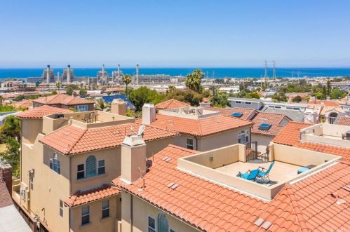 706 Lucia Ave, Redondo Beach, CA 90277-2231