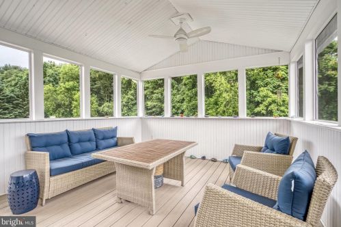 42104 Glynn Tarra Pl, Leesburg VA  20176-5478 exterior