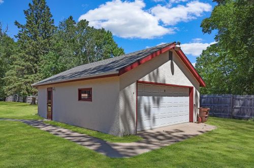 10032 Long Lake Rd, Brainerd, MN 56401-5302