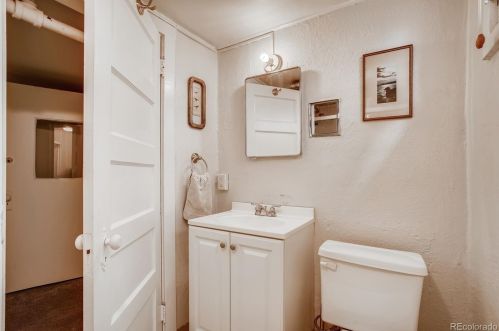 1555 Jackson St, Denver CO 80206-1921 exterior