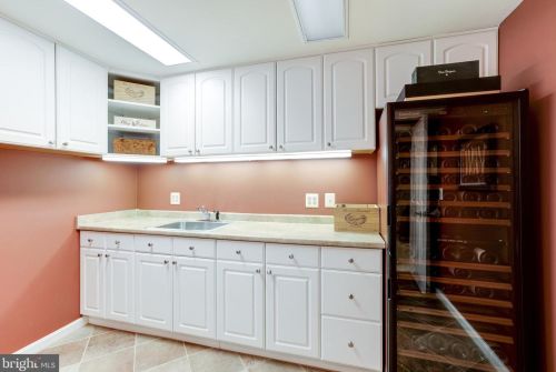 11410 Hollow Timber Ct, Herndon VA  20194-1980 exterior