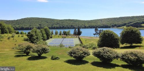 26 Lakeview Dr, Corinth, WV 26764-2652