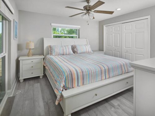 813 Buttonwood Ct, Marco Island FL  34145-2300 exterior