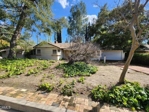 1006 Green Ln, La Canada, CA 91011-2326