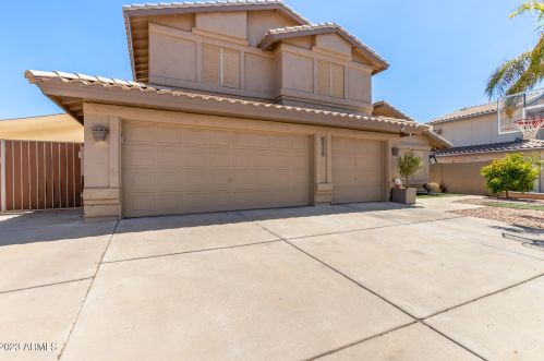 4019 Charlotte Dr, Glendale, AZ 85310-3243