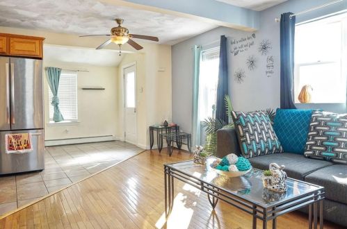 79 Lowell Ave, Providence RI  02909-4621 exterior