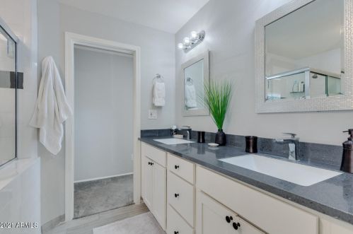 4919 Granite Reef Rd, Scottsdale AZ  85251-1726 exterior