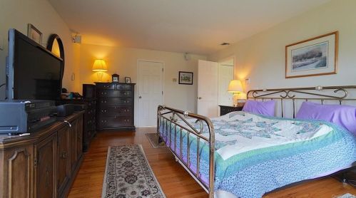 8 Menayas Ct, Washingtonville NY  10992-2032 exterior