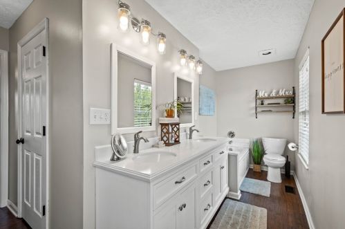 705 Kingswood Ln, Mc Donald PA  15057-2666 exterior