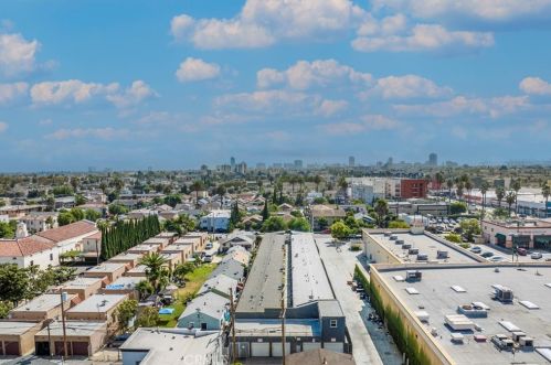 345 20th St, Long Beach CA  90806-4910 exterior