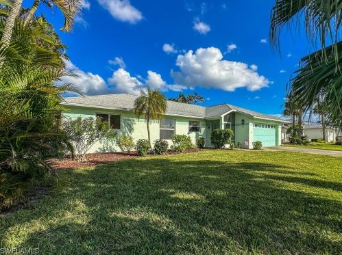 627 11th Pl, Cape Coral, FL 33990-2936
