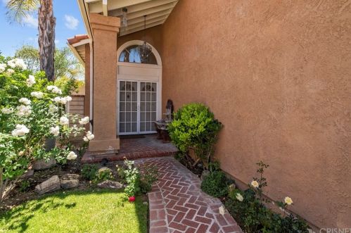 26152 Golden Glen Ct, Santa Clarita, CA 91321-1305