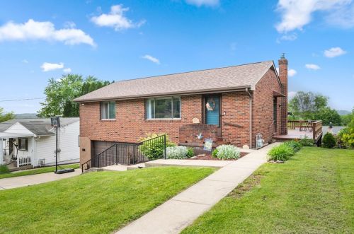 210 Fairlawn Blvd, Zelienople, PA 16063-1414
