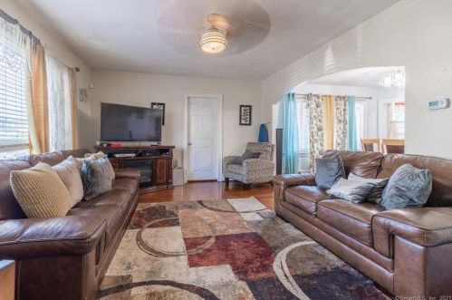 13 Hudson St, Bridgeport CT  06606-5009 exterior
