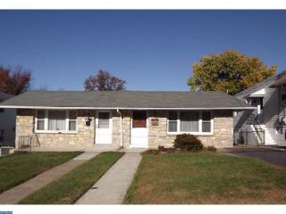 723 Carmen Dr, Norristown, PA 19401-3545