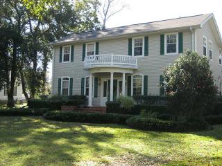 1105 Goliad Ave, Mapleton, TX 75835-2230