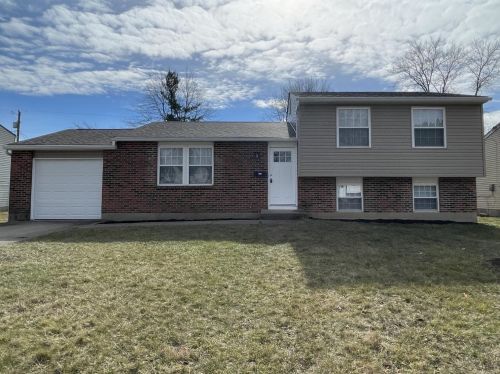 3147 Glenaire Dr, Cincinnati, OH 45251-2611