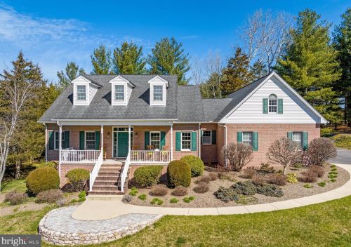 72 Birdsong Ln, Edinburg, VA 22824-3518