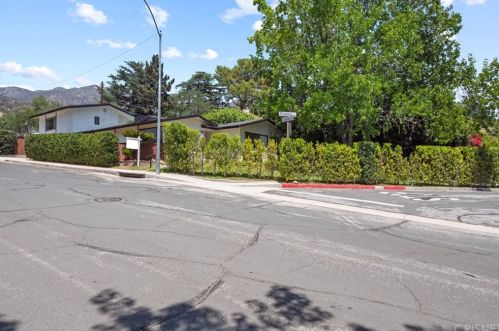 3653 El Caminito, Glendale CA 91214-1716 exterior