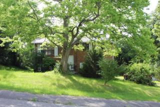 608 Debbie Dr, Hermitage, TN 37076-1716