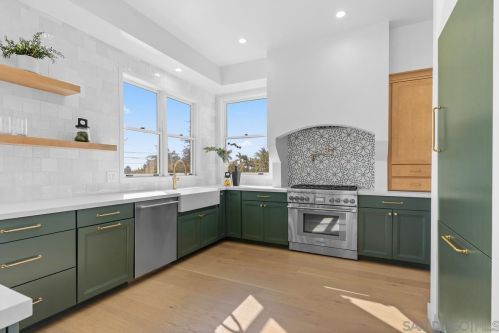 1533 Beryl St, San Diego CA  92109-2106 exterior