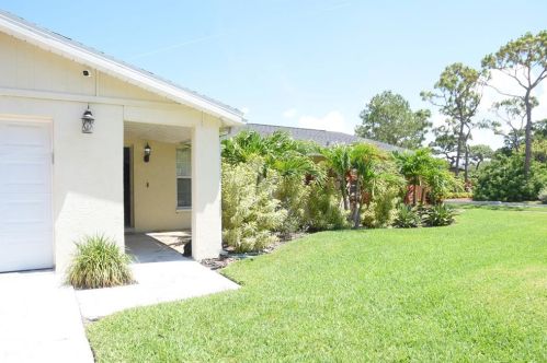 7211 Channelside Ln, Pinellas Park, FL 33781-4824