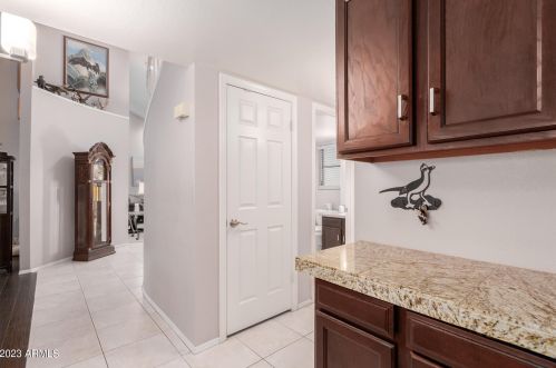 5444 Riviera Dr, Glendale AZ  85304-2422 exterior