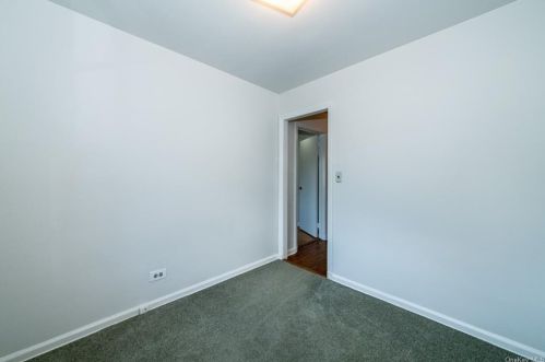 353 Hussey Rd, Mount Vernon NY  10552-2305 exterior