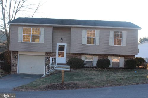 190 Lenker Dr, Williamstown, PA 17098-9524