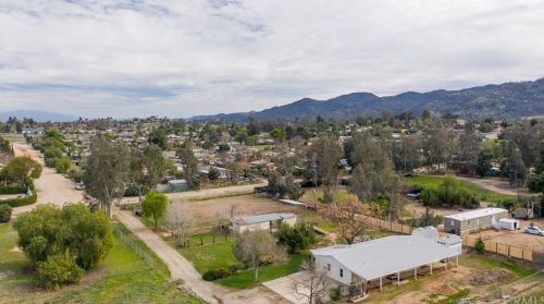 20235 Guffy Ln, Wildomar CA 92595-8798 exterior