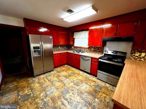 414 6th St, Laurel DE  19956-1364 exterior