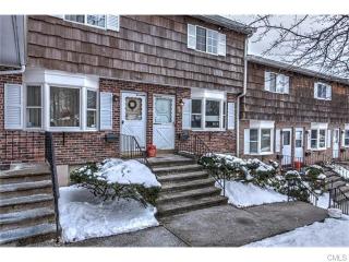 225 Edgemoor Rd, Bridgeport, CT 06606-2110