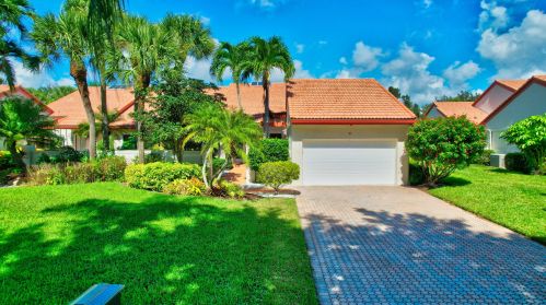 9 Windsor Ln, Boynton Beach FL  33436-6063 exterior