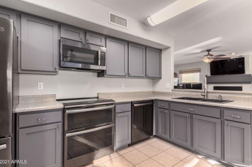 1925 Behrend Dr, Phoenix AZ  85024-1242 exterior