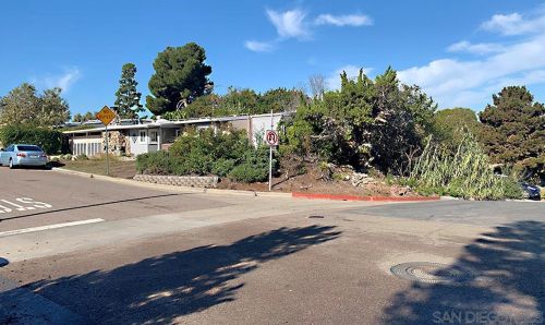 6376 Celia Vista Dr, San Diego, CA 92115-6730