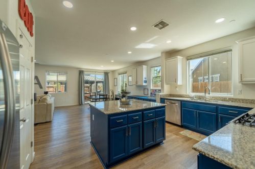 932 Haycastle Ct, Newman, CA 95360-9541