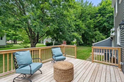 9 Lamplight Dr, Kensington CT  06037-1805 exterior