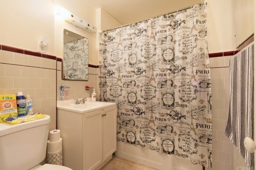 7862 Kingbee St, Downey CA  90242-3420 exterior