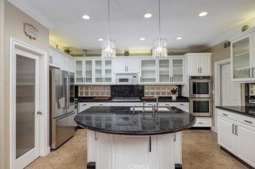 304 Goldenwest St, Huntington Beach CA 92648-2600 exterior