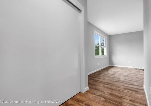 21 Kenneth Dr, Tinton Falls NJ  07712-2824 exterior