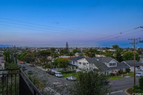 513 Dianthus St, Manhattan Beach CA  90266-6720 exterior
