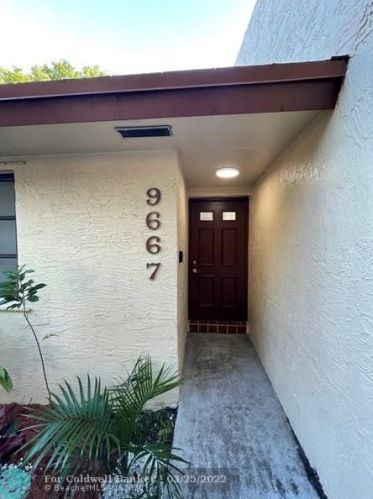9667 15 Ct, Hollywood FL 33024-4429 exterior