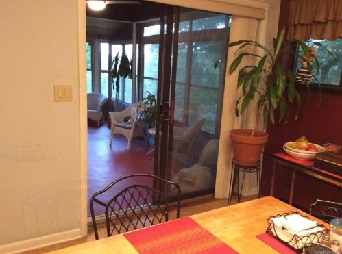 20 Lincoln Pl, White Plains NY  10603-2152 exterior