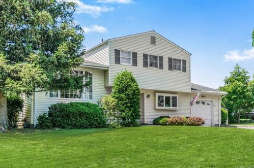 27 Cypress Ln, Orangeburg, NY 10962-1410