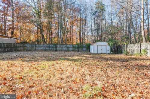 13488 Princedale Dr, Woodbridge VA  22193-3842 exterior