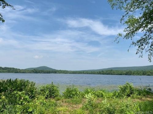 8 Clark St, Warwick, NY 10990-3409