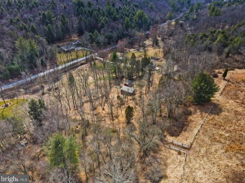 2695 Hemlock Dr, Palmerton PA  18071-9408 exterior