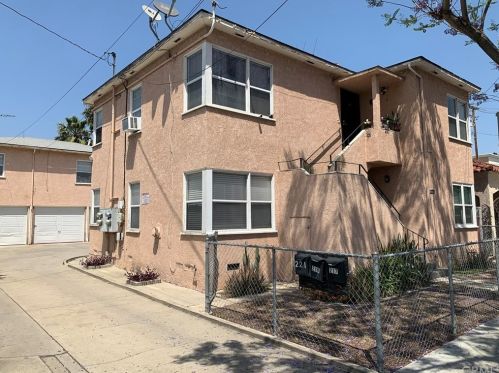 217 20th St, Long Beach, CA 90806-5411