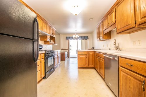 1626 Goldenrod Cir, West Bend, WI 53095-5413