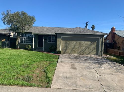3817 Lowry Dr, North Highlands, CA 95660-4918